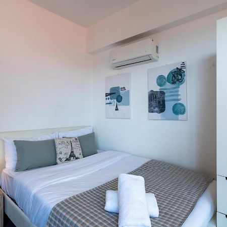 Burst Studio W/ Balcony In Larnaca Exterior photo