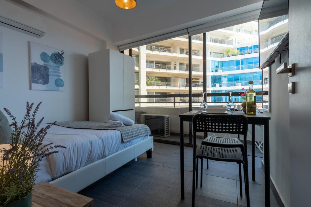 Burst Studio W/ Balcony In Larnaca Exterior photo